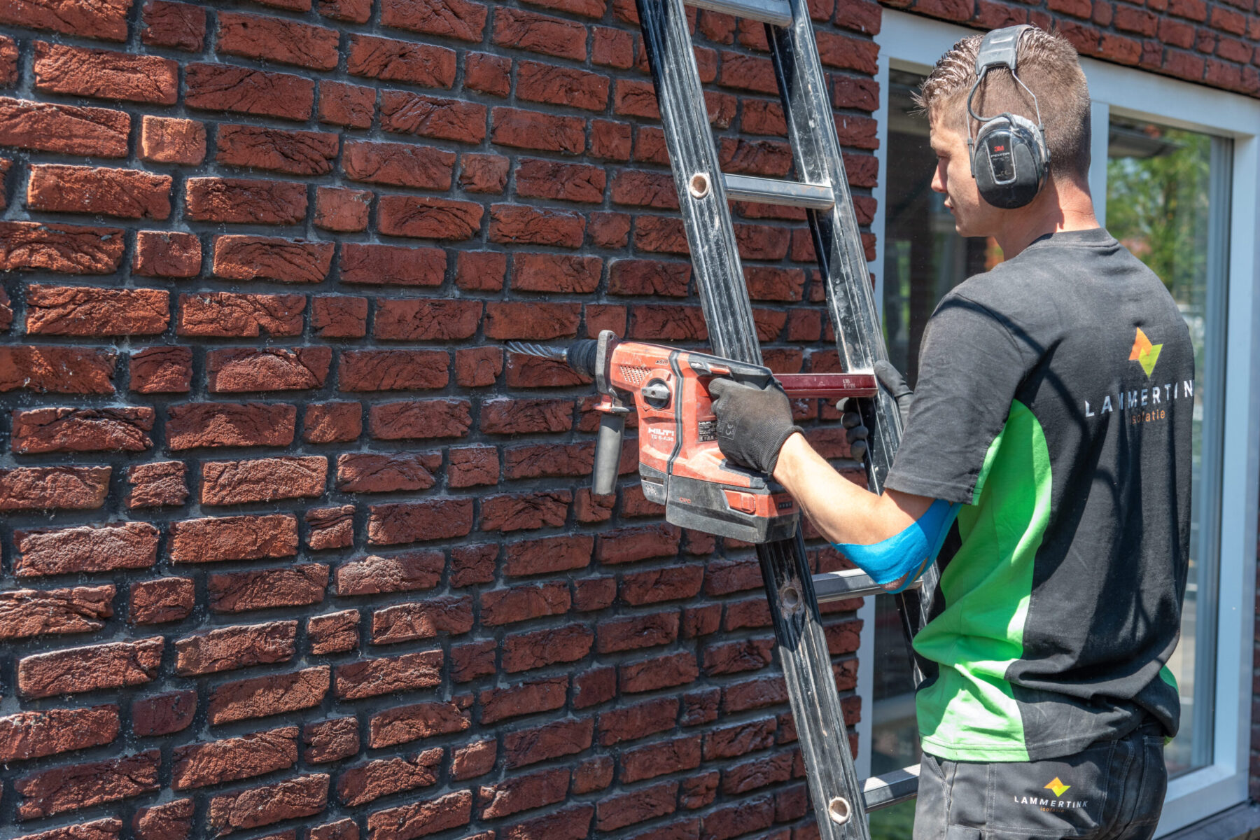 Boren voor aanbrengen van spou